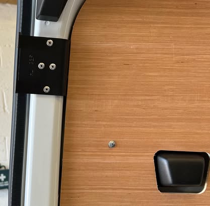 Internal lock reinforcement bracket
